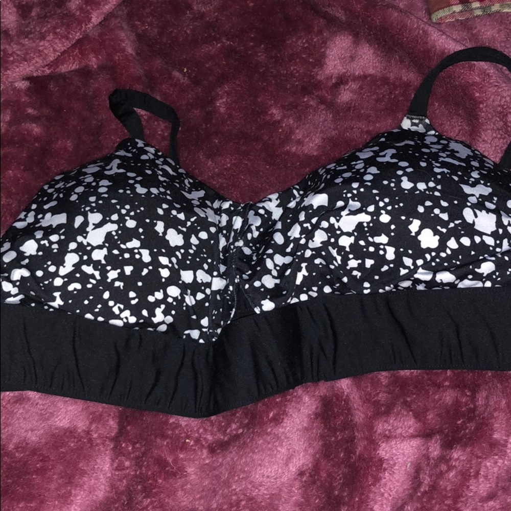 Fabletics sports bra